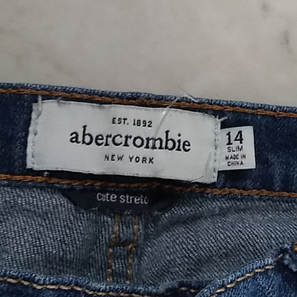 Abercrombie cute stretch jeans. - Picture 5 of 13